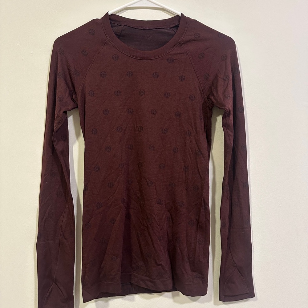 Lululemon Swiftly Tech Long Sleeve Shirt 2.0  - Size 8 - Maroon with Insignia